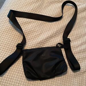 Lulu lemon yoga mat strap carrier with zip pouch